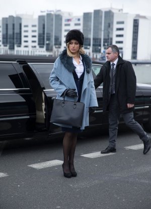 Юная богиня Риа Санн жестко ебется с VIP-персоной в лимузине фото 3