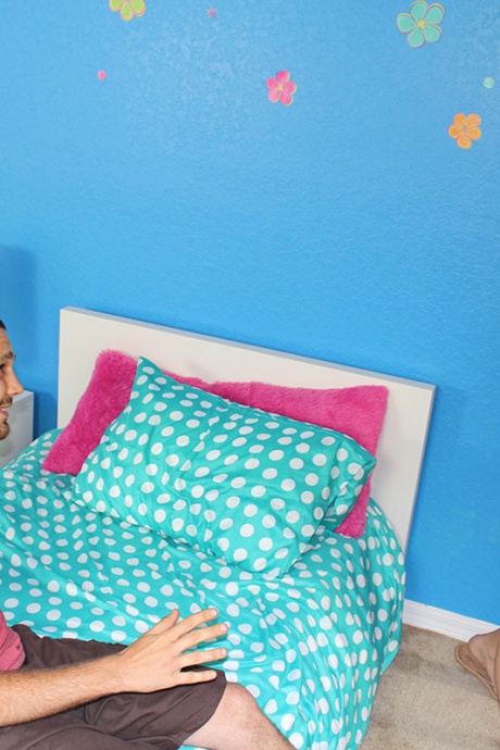 Большая сиськастая пума Сиара Блю отсасывает яйца и член своего зятя 2