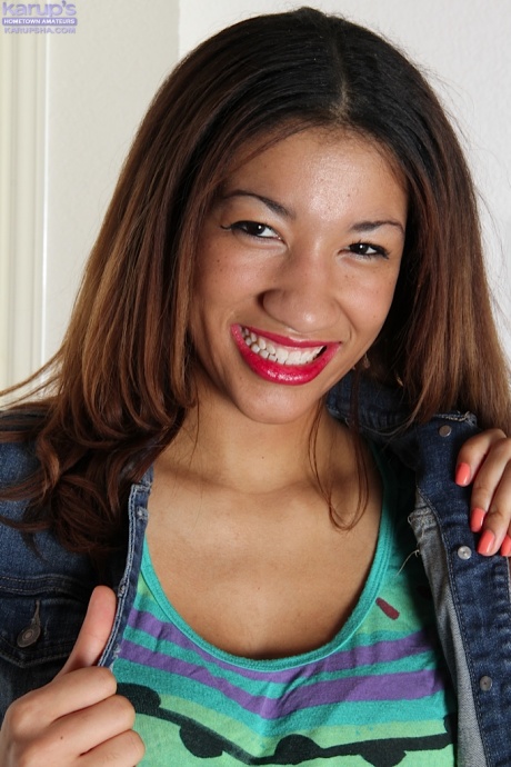 Горячая чернокожая студентка колледжа Джейд Ричардсон позирует обнаженной для обучения в следующем году 2