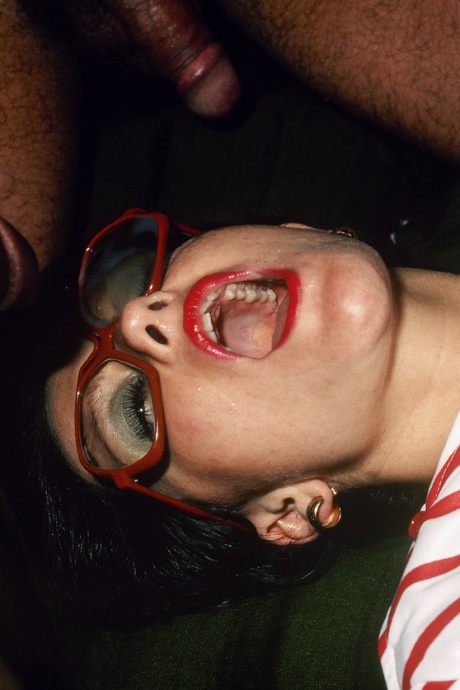 Лекция похотливой Линды о лижении для двух храбрецов, Прелестныыыыыы 10