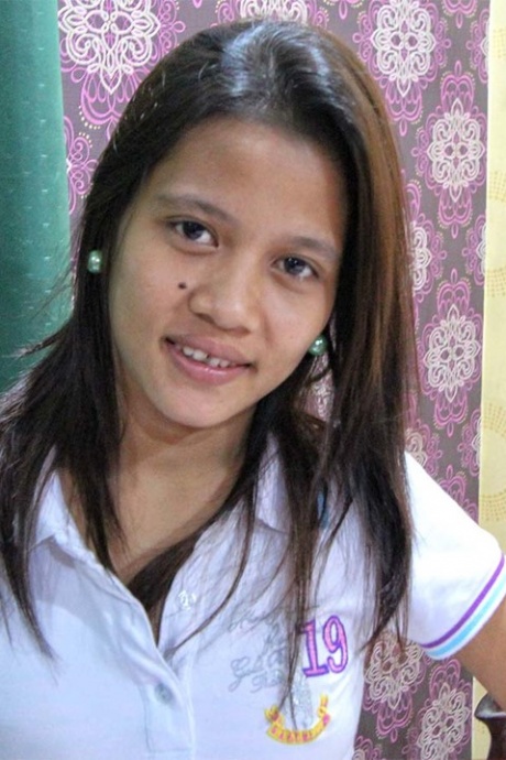 Цыпочка из Пинэ сходит с ума во время секса от первого лица с иностранцем 2