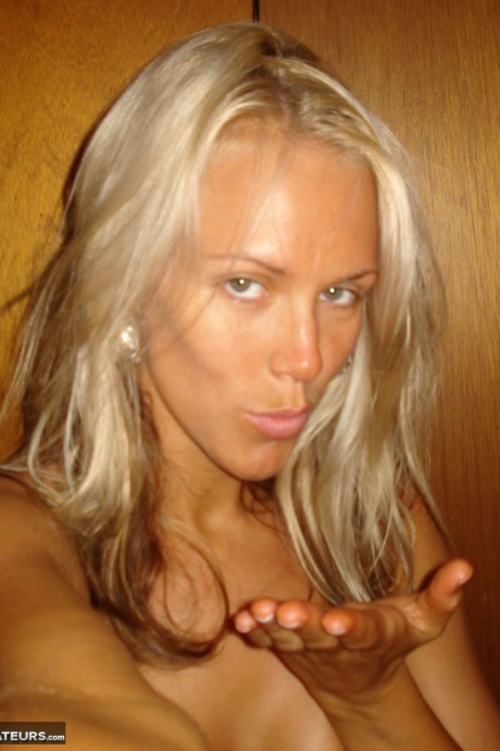 Молоденькие милфочки с большими сиськами, блондиночки, сладострастные телочки, обнаженные 14