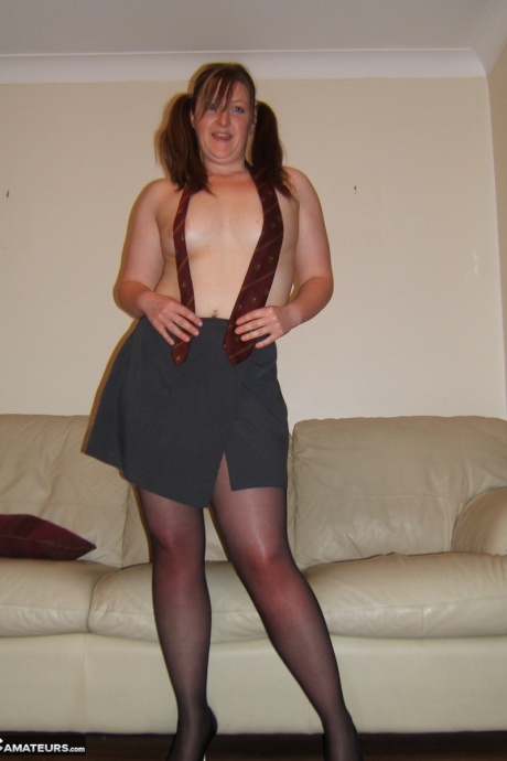 МИЛФБиг Объединенное королевство, зрелые блондинки , голостриптизерши на высоких каблуках. 8