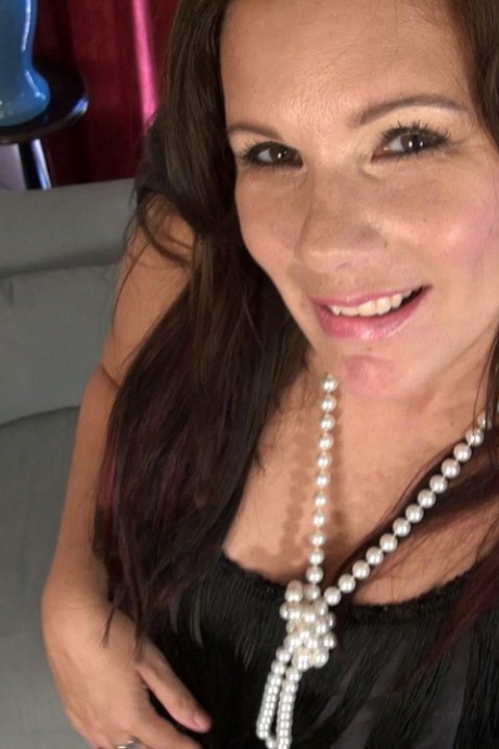 Жены из США Сексуальная соблазнительная жена играет 2