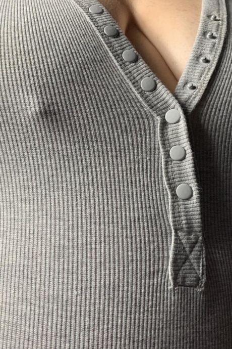 Тучная любительская сексуальная молодая толстушки показывает свою большую задницу после того, как раздвинула свою киску 2