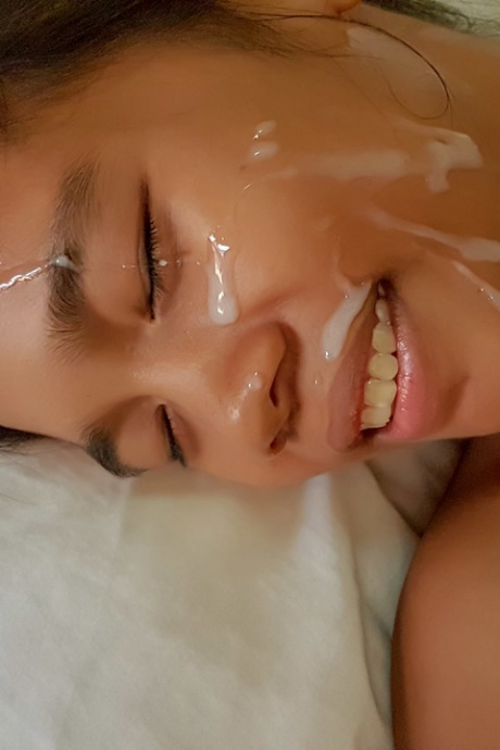 Крошечная азиатка получает сперму на лицо после жесткого секса с Фарангом 12