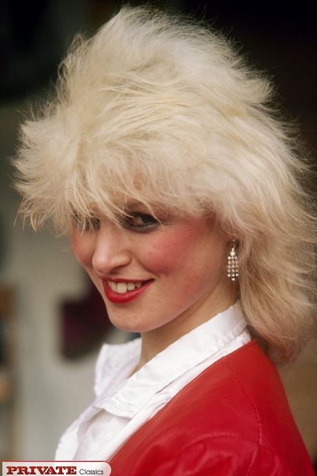 Горячие винтажные порнозвезды наслаждаются сосанием больших членов и поеданием капающей спермы 4