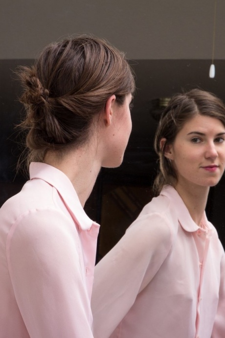 Стройная балерина Киеко с крошечными сиськами демонстрирует свою очень волосатую киску 1