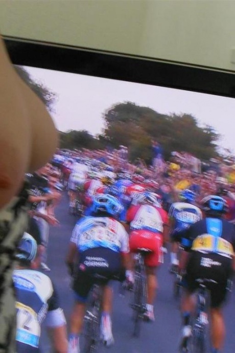 Рыжеволосая Вальгазмик постарше обнажила свои сиськи и пизду, делая селфи 12