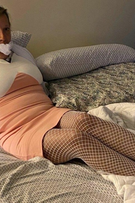 Любительнице леди Мейер заткнули рот кляпом и связали в разных местах дома 2