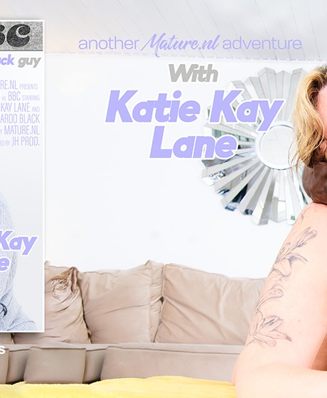 Зрелая толстушка Кэти Кей Лейн занимается сексом с большим черным членом в гостиной 11