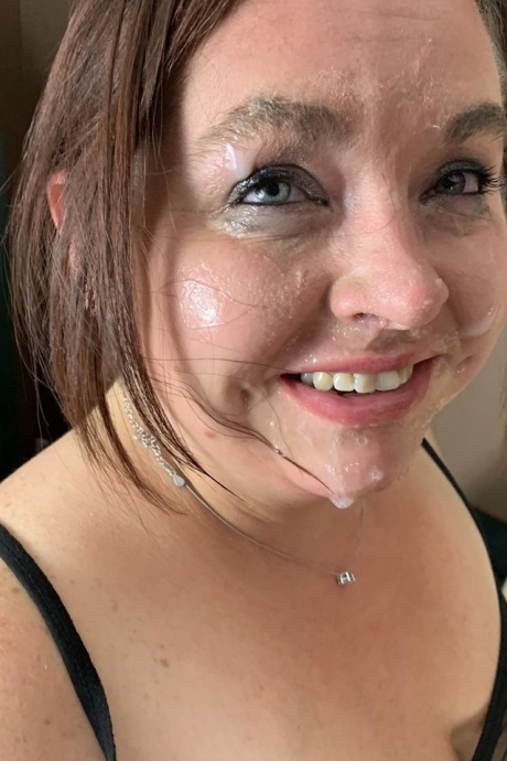 Сексуальная толстушки постарше Nebbw капает спермой со своего подбородка во время действия от первого лица